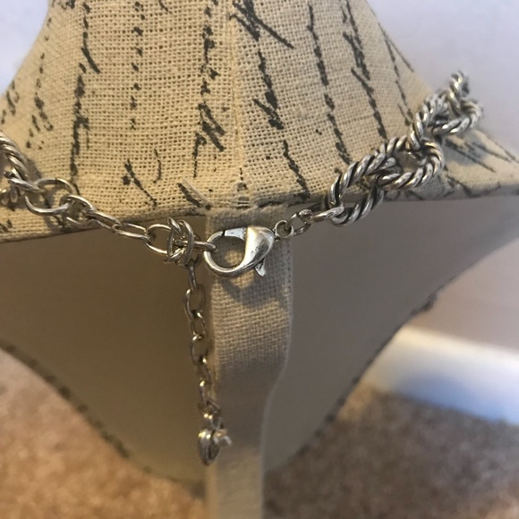 8H flower necklace - Picture 4 of 6